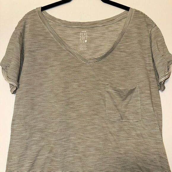 Aerie Women Real Soft Olive Green White Striped Tee Size Medium - Picture 3 of 9